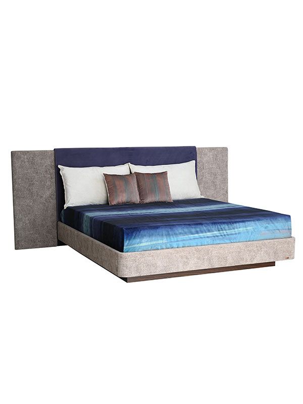 Luxury Mugsy Upholshterd Bed