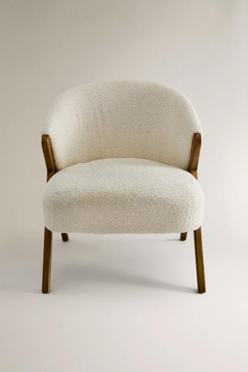 Universal Classic Bucley accent Chair
